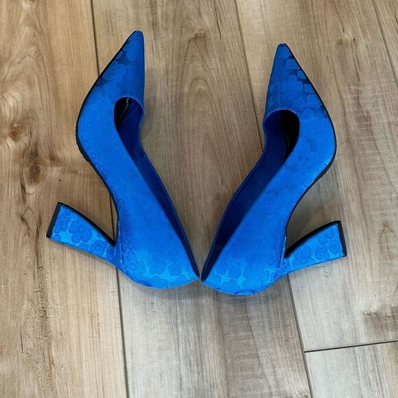 NWT Gianni Bini Blue Satin Embossed Floral Heels-Stiletto Closed Toe Size 8 1/2 - Picture 7 of 15